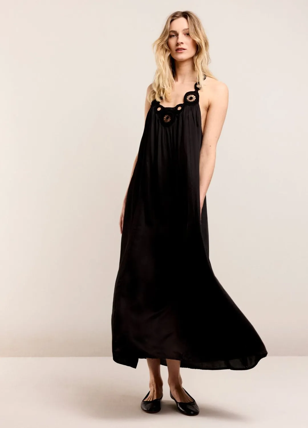 Hot Summum Halter Dress In Viscose Satin Black