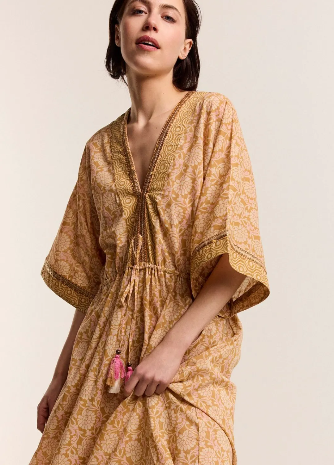 Hot Summum Kimono Dress With Shimmering Piping Brown