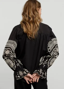 New Summum Top With Rich Embroidery Black