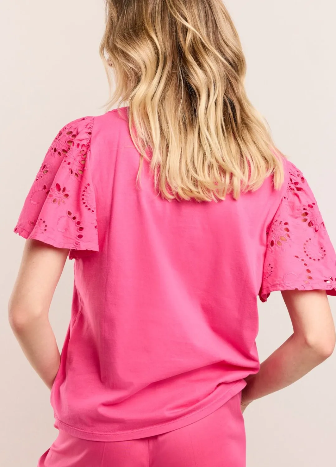 New Summum T-Shirt With English Embroidery Pink