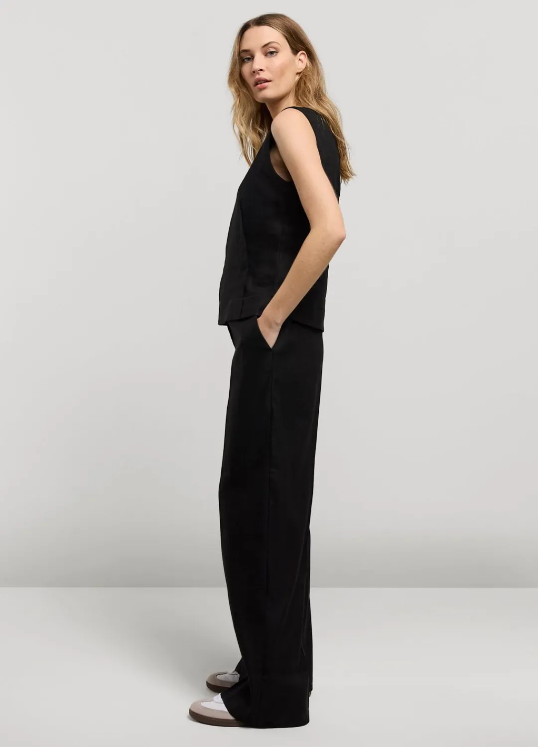 New Summum Wide-Leg Linen Trousers Black